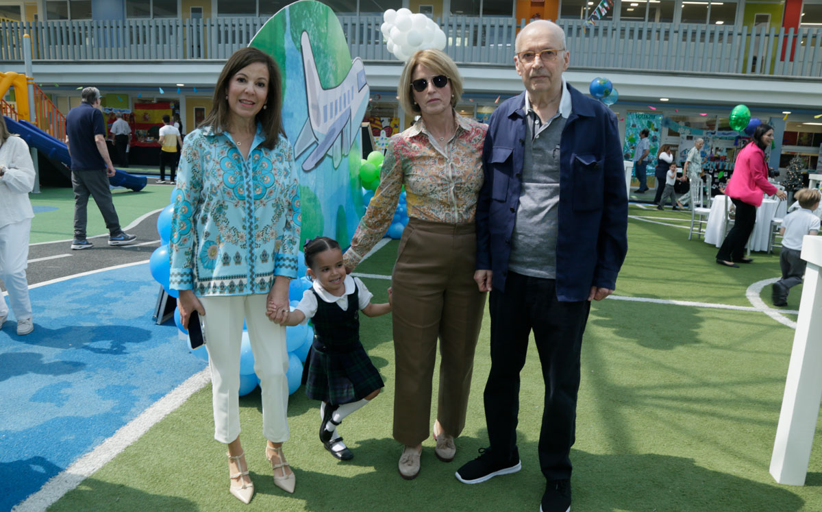 Gabriela Cantú, Gaby Garza, Balbina Sada de Garza y Dionisio Garza / Foto: Roberto Alvarado