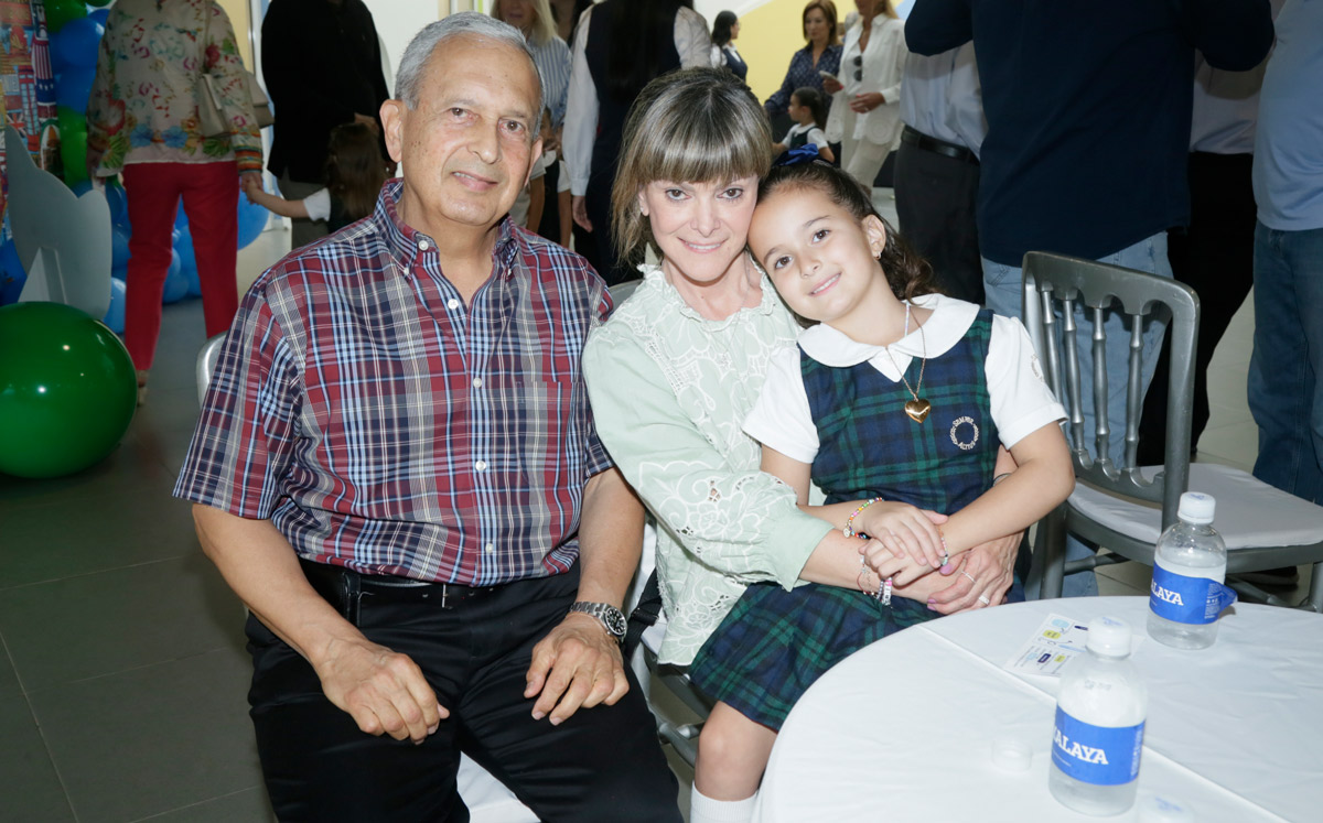 Jorge Charur, Cristina De la Garza de Charur y María Cristina Marcos / Foto: Roberto Alvarado