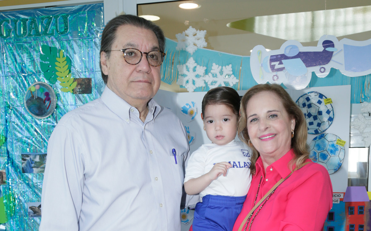 José Luis Parga, Noa Rodríguez y Claudia Angulo de Parga / Foto: Roberto Alvarado