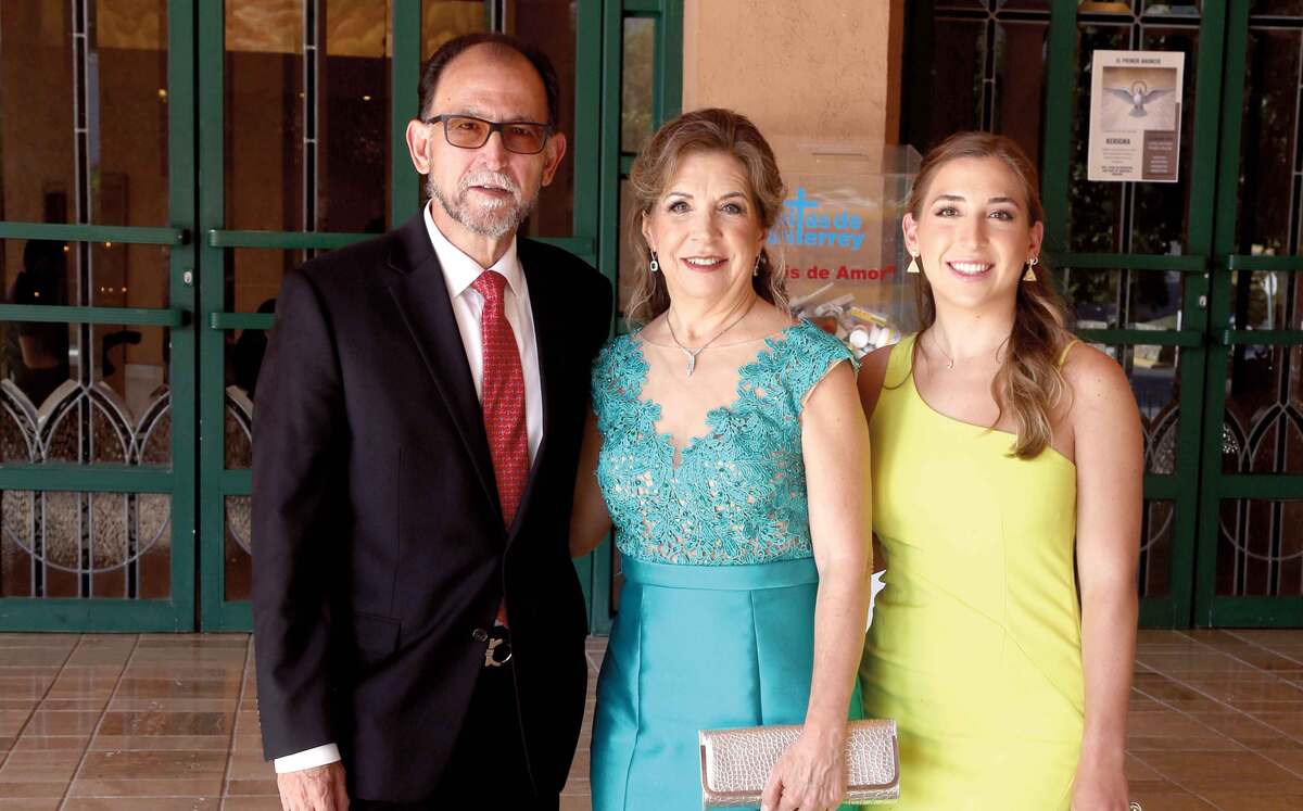 José Mario Garza, Graciela Llovera de Garza y Andrea Garza