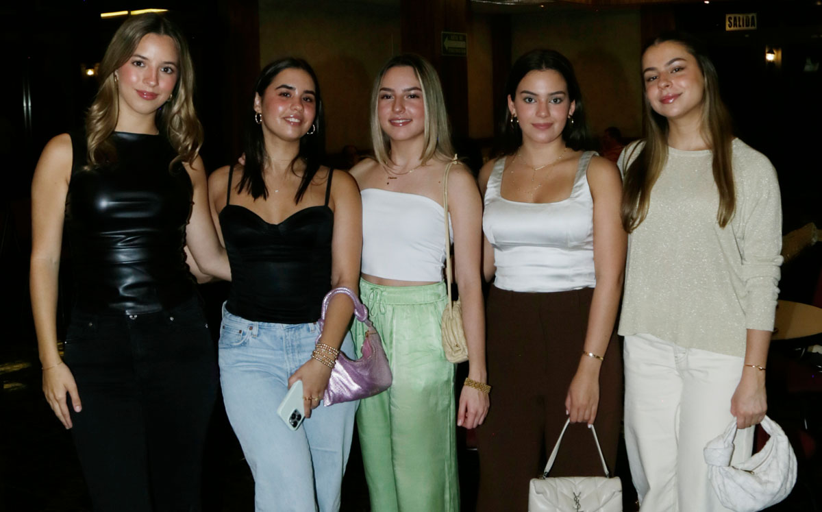 Larissa Garza, Renata Garza, Vivi Bárcena, Fernanda Mitre y Cecilia García
