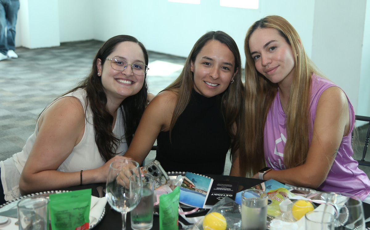 Mariel Contreras, Melisa Ramírez y Victoria Azcurra / Foto: Omar Valdez
