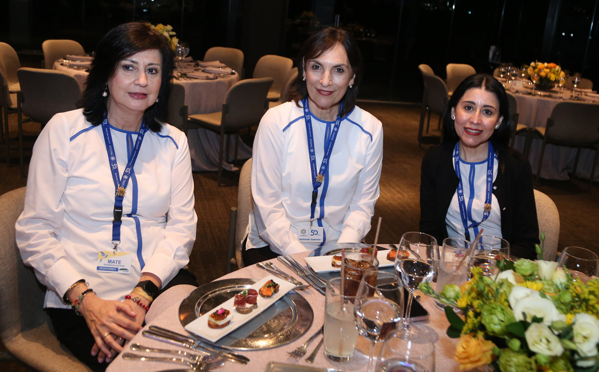 Mate Saldívar de Cantú, Alma Aguirre y Fabiola Romero de López / Foto: Roberto Alvarado