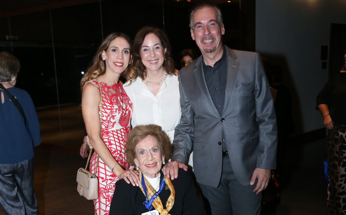 Sofía Villarreal, Paulina Garza de Villarreal, Daniel Villarreal y Martha Tijerina de Garza Madero / Foto: Roberto Alvarado