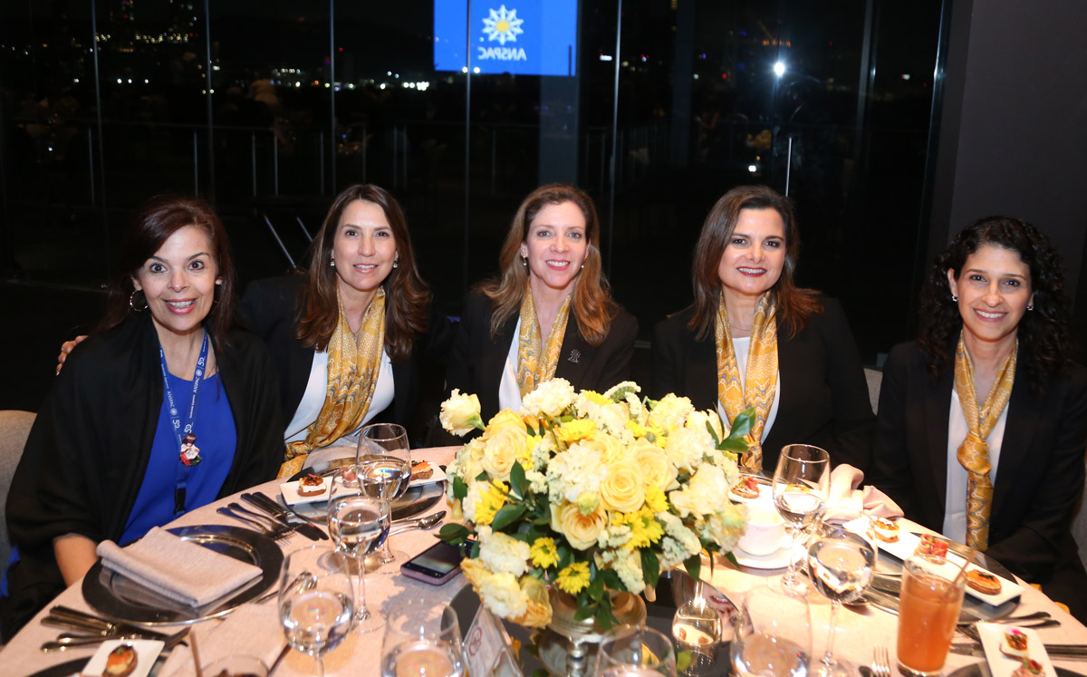 Verónica Elizondo de Martínez, Verónica Guerra de Lobo, Catalina de Ibarra, Pily de Lobo y Mónica Páez / Foto: Roberto Alvarado