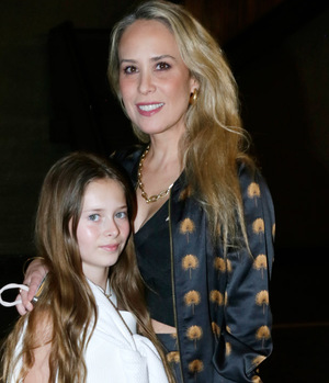 Aranza Yarte y Vicky Zambrano de Yarte