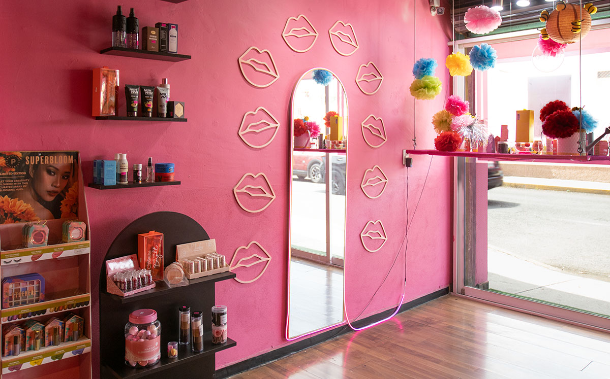 Deseo Makeup Shop es el primer emprendimiento de Ximena, del cual está sumamente orgullosa