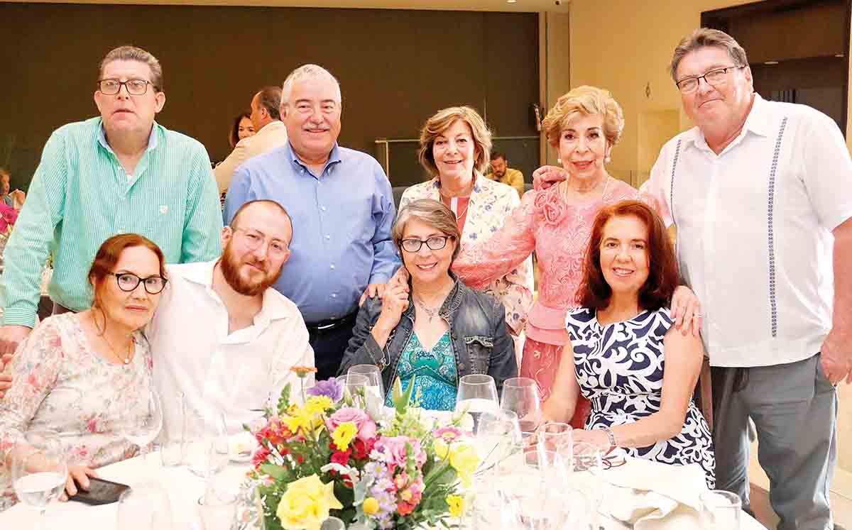 ANDRÉS HEREDIA, CARLOS HEREDIA, ANITA FLORES, IVY HEREDIA, GUILLERMO HEREDIA, ESTHER CRUZ, LUIS FELIPE HEREDIA, SILVIA HEREDIA Y PATRICIA GARZA