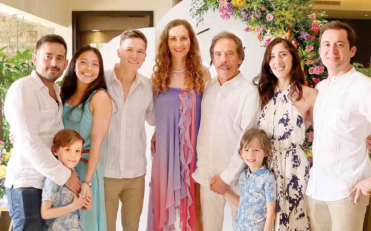 ALEJANDRO COLLADO, GABRIEL COLLADO, NANCY CASTAÑEDA, ADRIÁN COLLADO, HANA SYCOROVA, ENRIQUE COLLADO, MARKO COLLADO, SANDRA HERNÁNDEZ Y ENRIQUE COLLADO