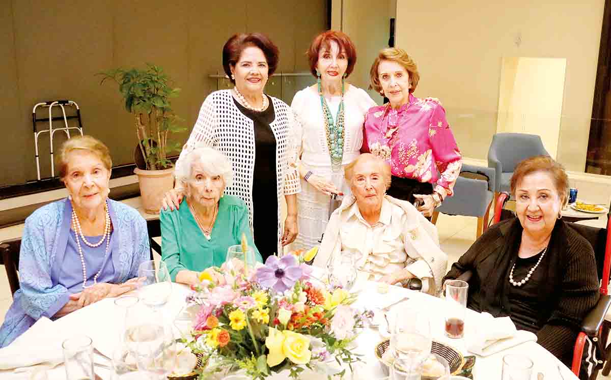 ELSA DE VÁZQUEZ, GRACE GOODE, ALICIA DE VILLAREAL, GLORIA DE ORENDAIN, CELIA DOMÍNGUEZ, MARÍA LUISA DOMÍNGUEZ, ANITA DE GIRARD Y LEDA ARCE