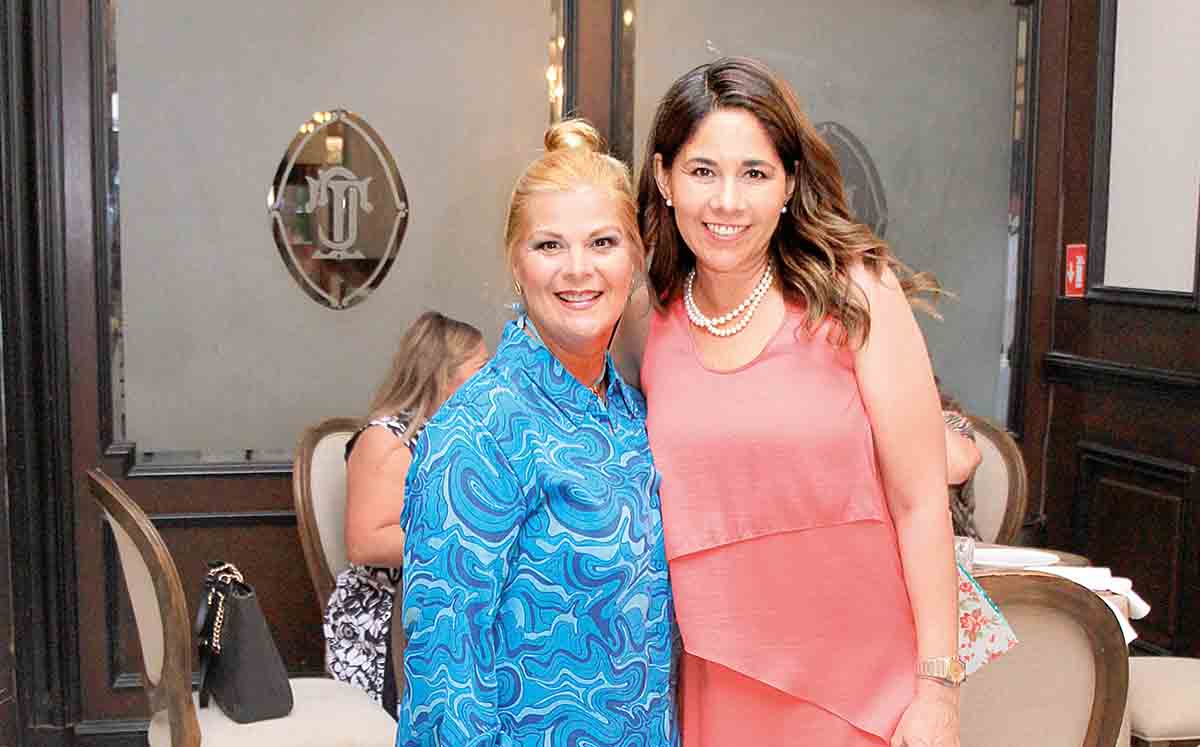 SILVIA SARMIENTO Y TERE VARGAS llenaron de buenos deseos a la festejada