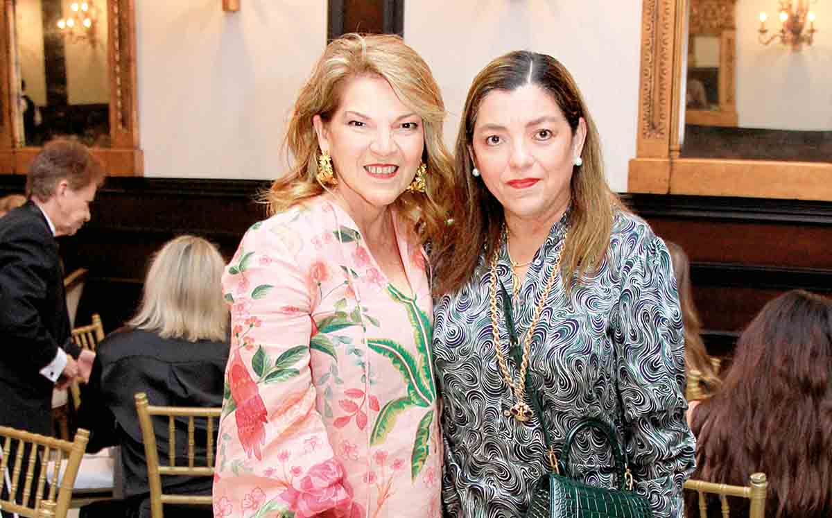 ELVIRA DEL CAMPO Y DIANA FERNÁNDEZ WILBURN llegaron con sus mejores outfits al festejo