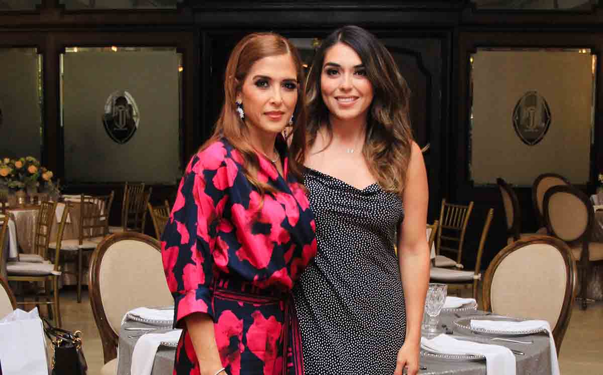 CYNTHIA CLEMENTE Y CYNTHIA C. CLEMENTE disfrutaron entre risas y emoción del festejo
