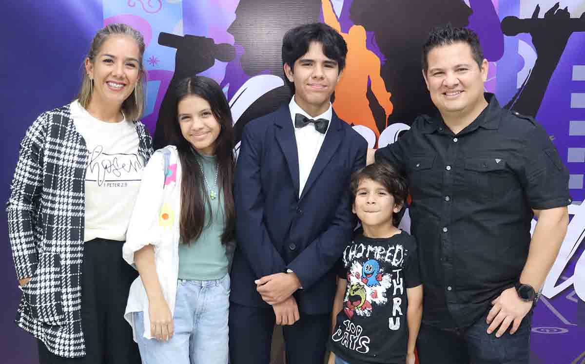 JESSICA ORTA, ALEJANDRA ORTA, EDUARDO ORTA, SANTIAGO ORTA Y EDUARDO ORTA felices en la 23 edición de Voces en concierto