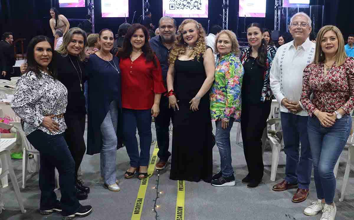 NANCY LOZANO, SILVIA AGUIRRE, GABRIELA SOTELO, LORENA AGUILAR, URIEL TOBIAS, DORIS VELÁZQUEZ, DORITA DE LA POTRILLA, KARLA HERMOSILLO, PEDRO