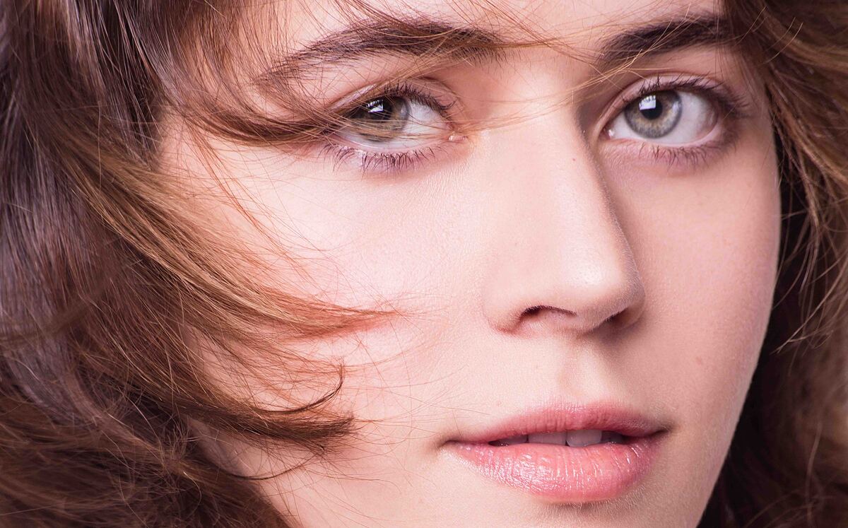 La actriz acaba de estrenar la serie Sierra Madre, donde da vida a Roberta Parra, hija del protagonista.