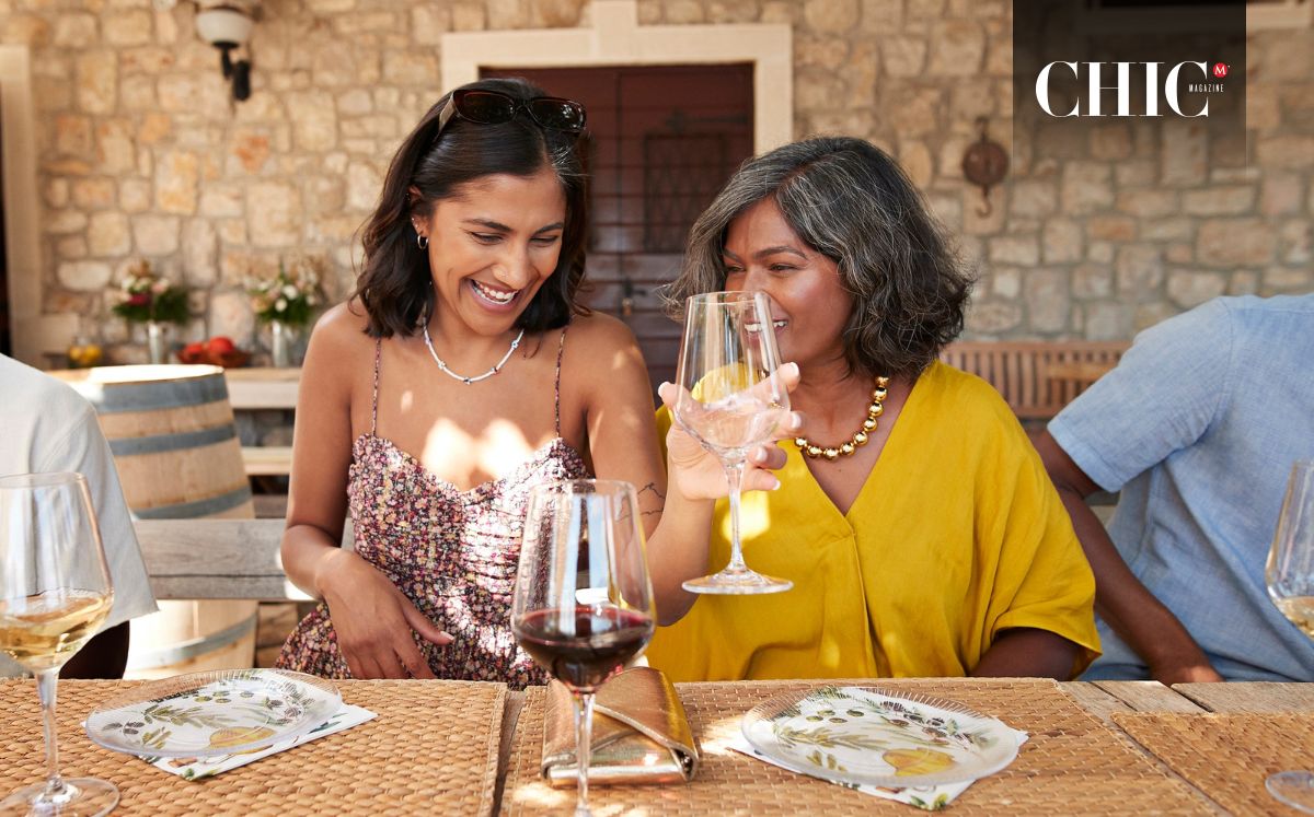 Cómo elegir el mejor vino de regalo para mamá este Día de las Madres (Foto: Freepik)