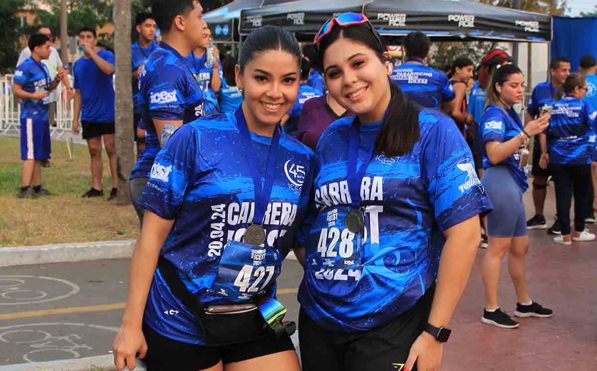 ZAIRA CHISUM Y DARAI HERNÁNDEZ nos regalaron sus mejores sonrisas durante la carrera ICEST 2024