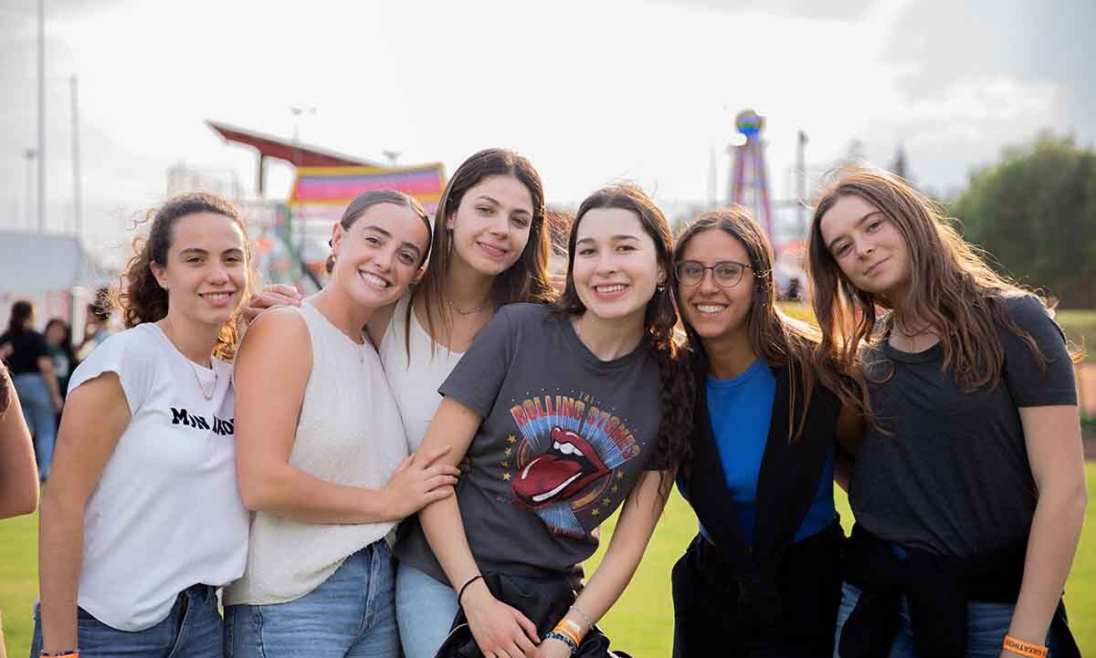 Ivanna Baredes, Farah Flores, Camila Budid, Mariajose Lozano, Regina Montero y Paulina Baños