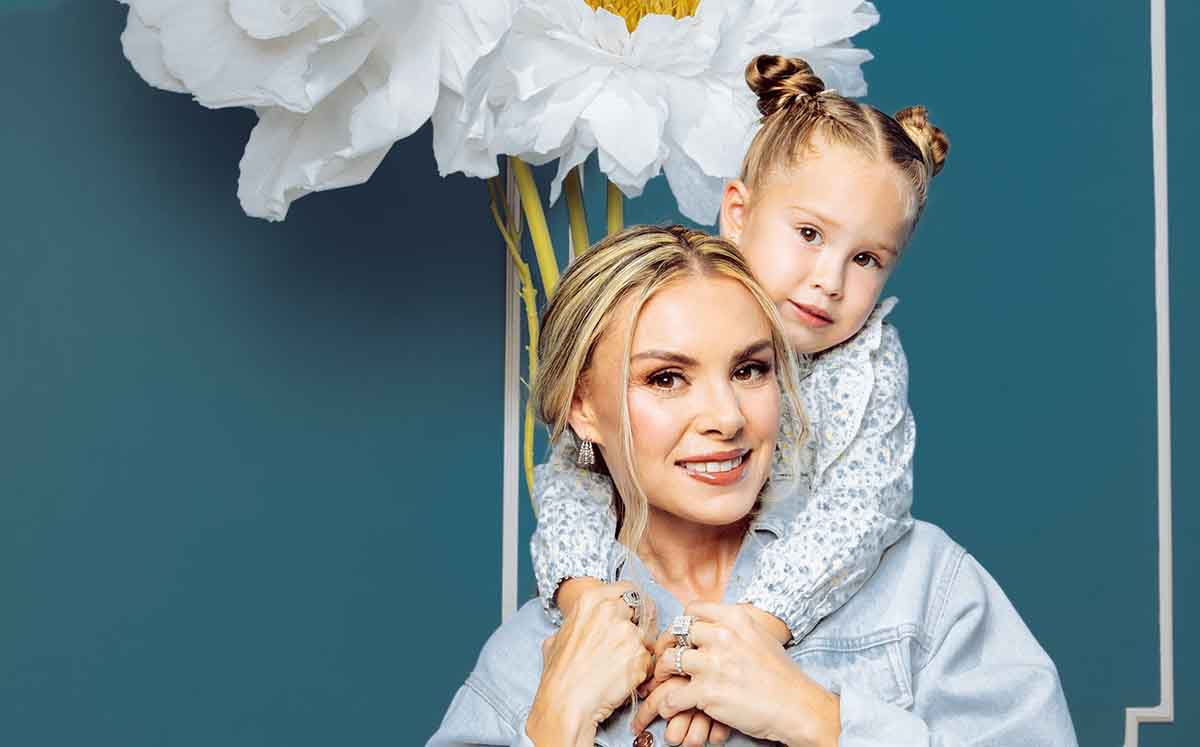 Joana Rivadeneyra en la portada del Día de las Madres