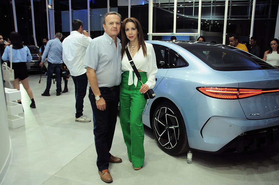Mauricio Romero y Alma Aguayo