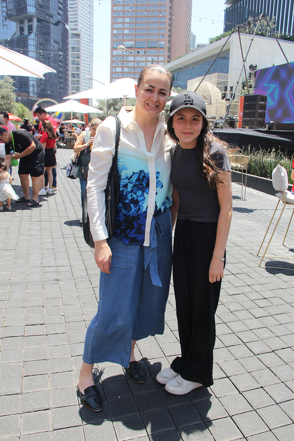 Verónica Campos y Karla Martínez