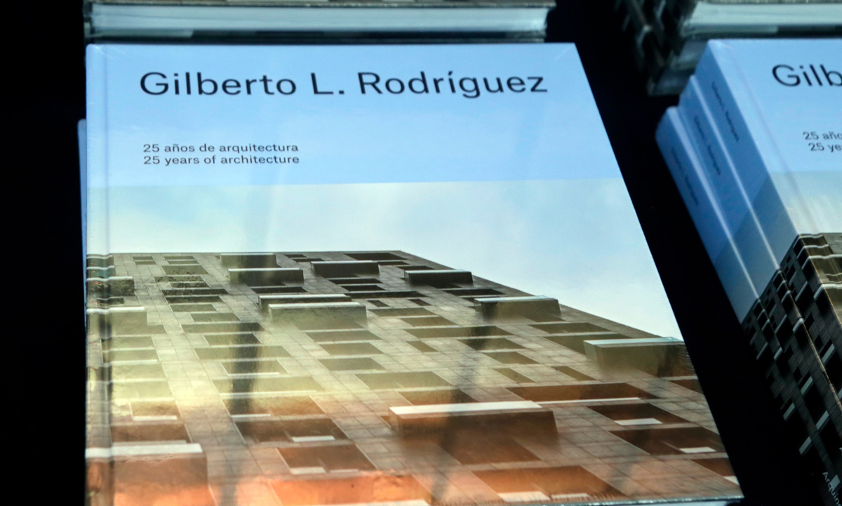 Con el libro, Gilberto L. Rodríguez celebra los primeros 25 años de la firma GLR Arquitectos / Foto: Omar Valdez