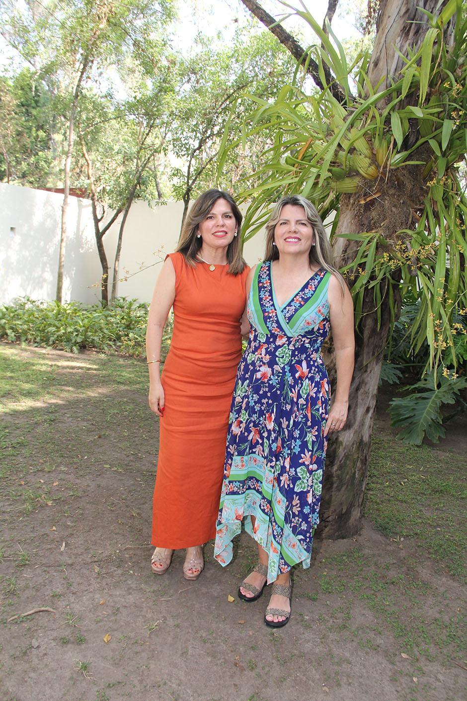 02 Catalina Olea y Claudia Olea
