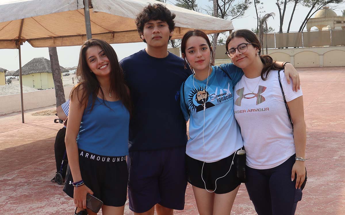 Alumnos del ICT dejaron la playa visiblemente más limpia y renovada