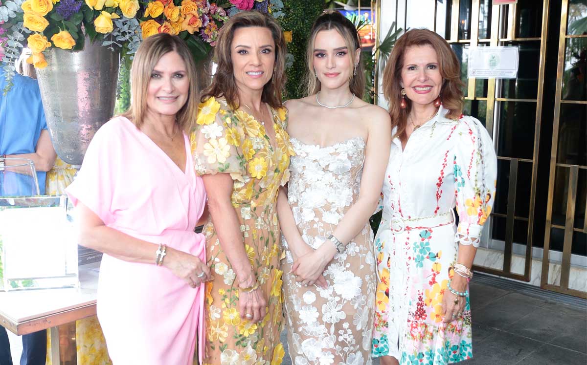 Alejandra Gastelum, Lorena Hernández de Gámez, Pau Gámez y Mayeya Gámez