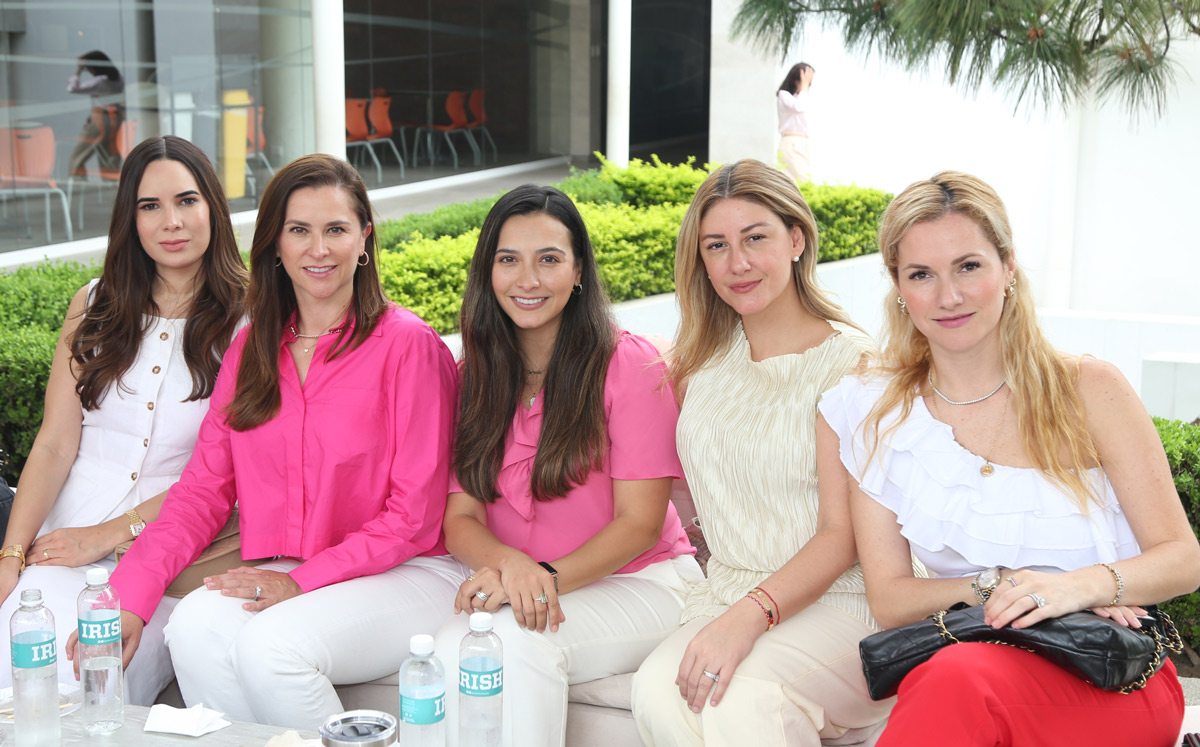 Ana Pau Franco, Diana Lucía Garza, Natalia Martínez, Delia Elizondo y Miriam Meade / Foto: Staff Chic
