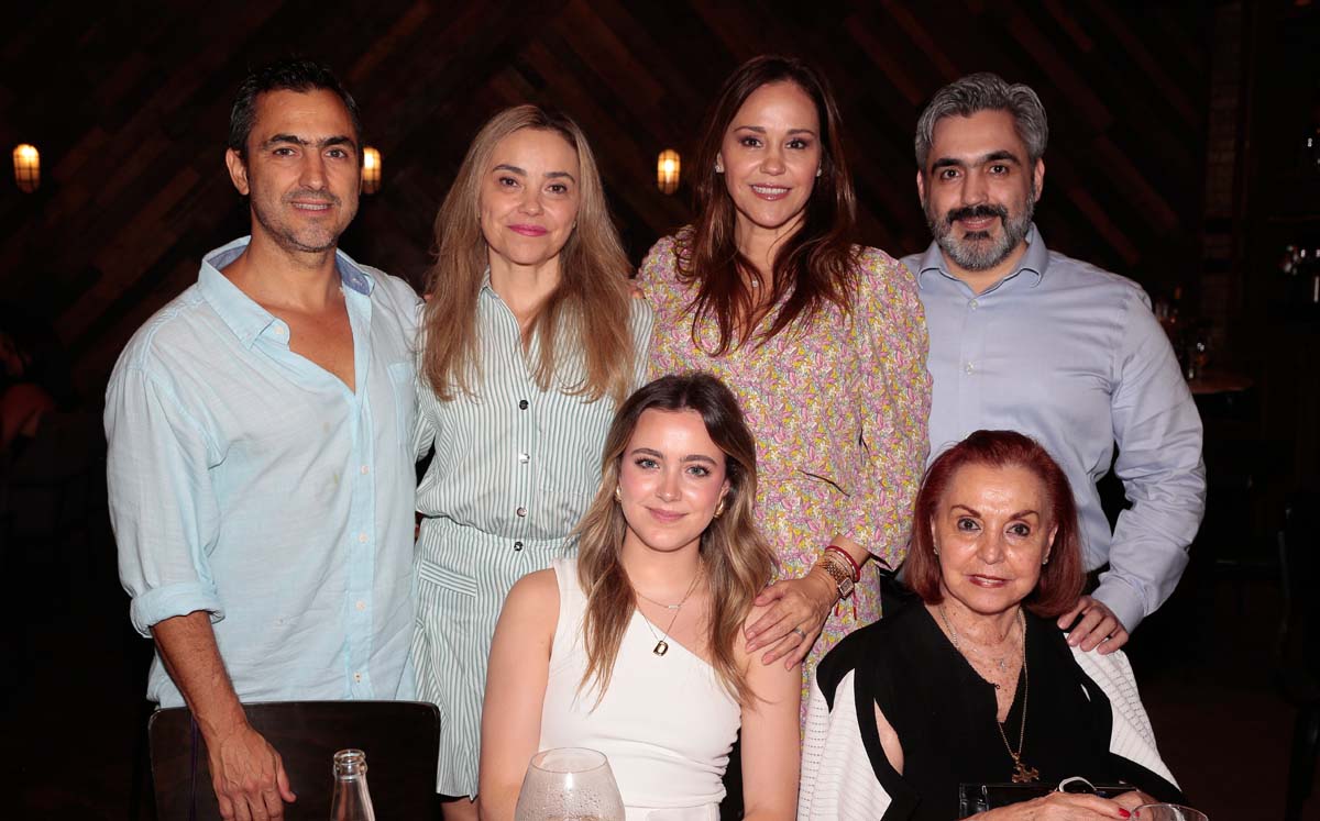 Carlos González, Beatriz González, Laura González de Díaz, David Gonzalez, Daniela Díaz y Laura Villarreal