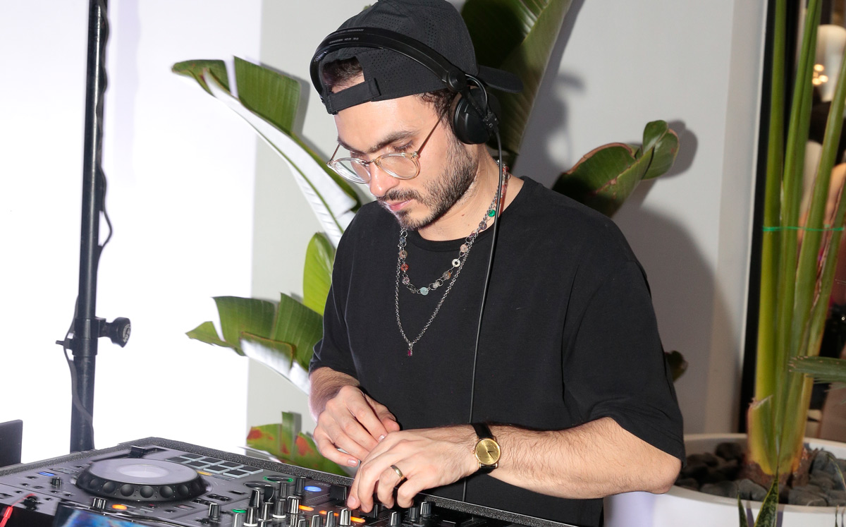 El Dj Mario García ambientó el evento con sus beats / Foto: Daniel Saldívar