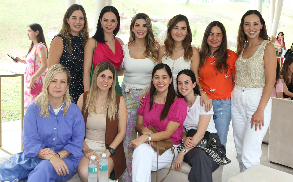 Grupo de asistentes a la celebración / Foto: Staff Chic