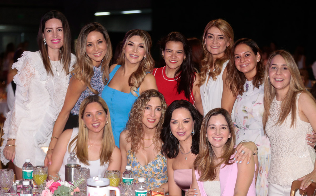 Grupo de asistentes al festejo / Foto: Staff Chic