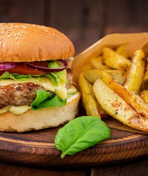 Cómo hacer la hamburguesa más ruidosa para una fiesta: Receta (Foto: Freepik)