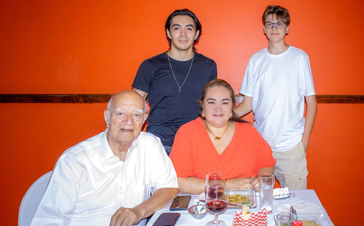 Gerardo Corzo, Ana Corzo Luis Meneses y Mateo Cofroi