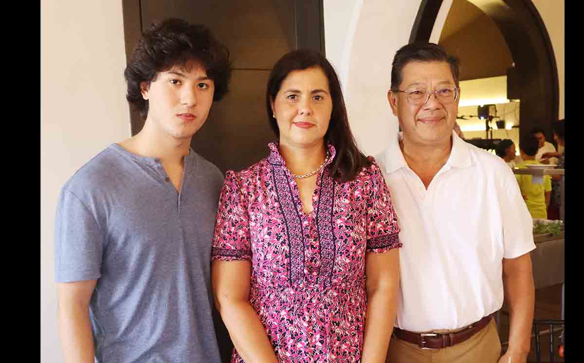 JORGE LITZ CANTÚ, GABRIELA CANTÚ, JORGE LITZ GONZÁLEZ festejaron en familia el Día de las Madres