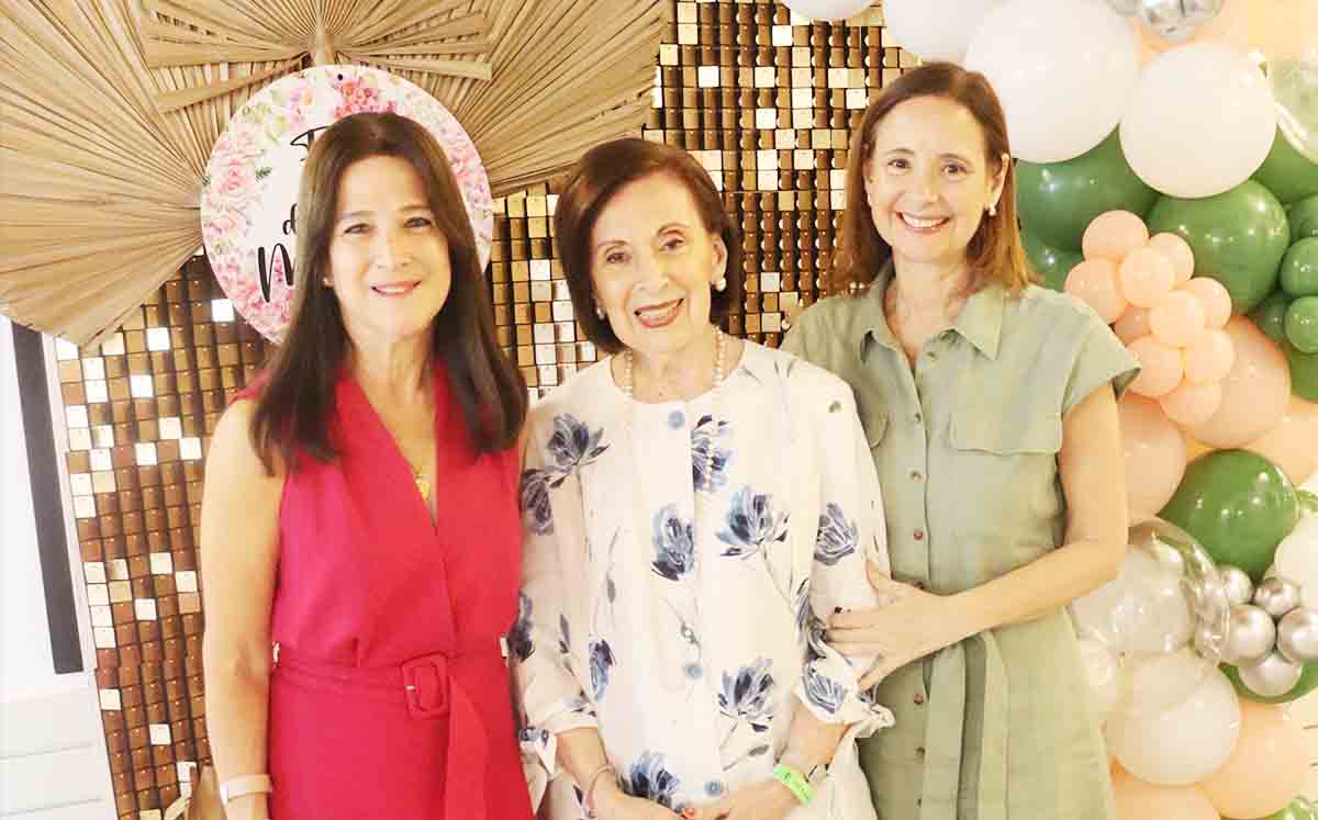 LAURA MARY GONZÁLEZ DE FUEYO, LAURA FERNÁNDEZ DE GONZÁLEZ GUERRA Y MARÍA DEL PILAR GONZÁLEZ DE KURI nos regalaron sus mejores sonrisas
