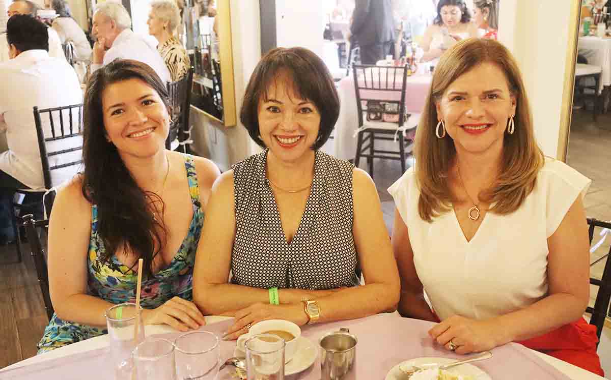 ANA CRISTINA JONES GARCÍA, BLANCA ROSA GARCÍA Y DINORA GARCÍA DE JONES lucen hermosas bajo nuestra lente