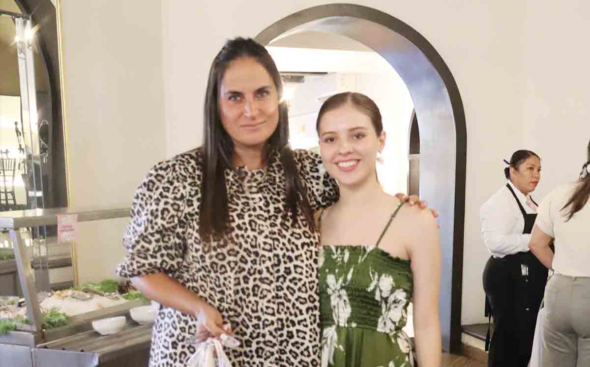 IVONNE FERES, REGINA SALDÍVAR disfrutaron de un exquisito buffet