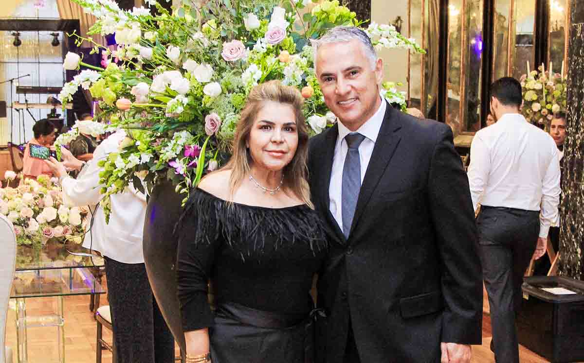 REINA DE TURRUBIATES Y JAIME TURRUBIATES celebraron junto a Bertha de Guevara y Valentín Guevara en el  salón Candiles del Casino Tampiqueño