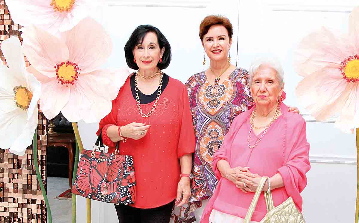 KAREN VERDUZCO, ANA LUISA DE LEGORRETA Y MARTHA DE SAN PEDRO nos regalaron sus mejores sonrisas en el Casino Tampiqueño