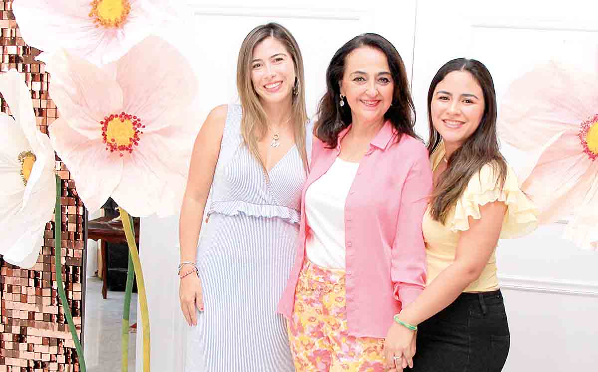 MELISSA ZAPIEN, MÓNICA LÓPEZ Y MARIANA ZAPIEN llegaron puntuales al Casino Tampiqueño