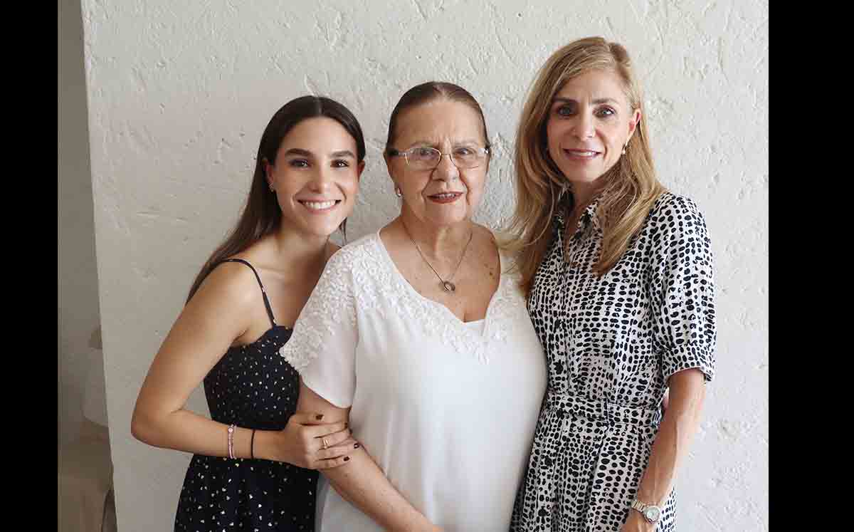 CLAUDIA FERÉS, YOLANDA FERÉS Y CLAUDIA FÉRES lucen hermosas bajo nuestra lente