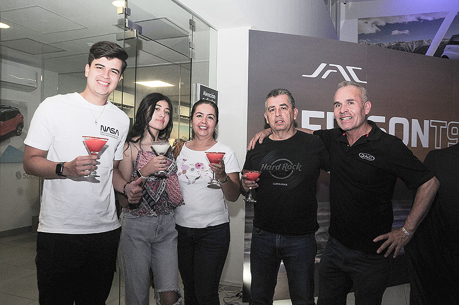 Juan Antonio Hernández, Alejandra Hernández, María Mónica Ruiz, Antonio Hernández y Afredo Castro