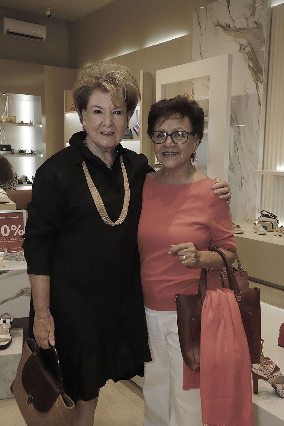 Leticia Rivera De Naveja y Lourdes Arroyo