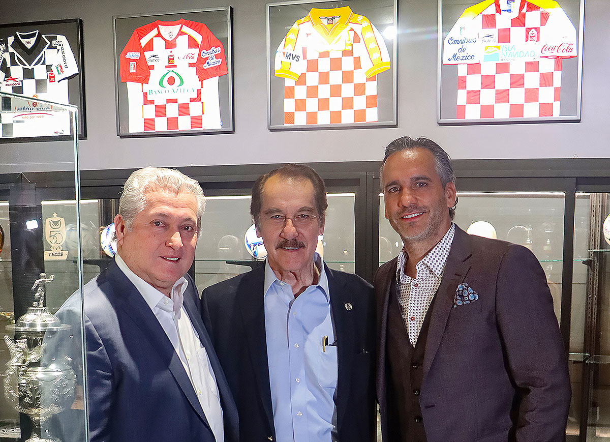 01 Víctor Manuel Vucetich, Antonio Leaño y Juan Carlos  Leaño