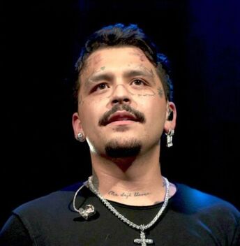 Christian Nodal detiene concierto por golpe de calor; ¿es grave? (Instagram)