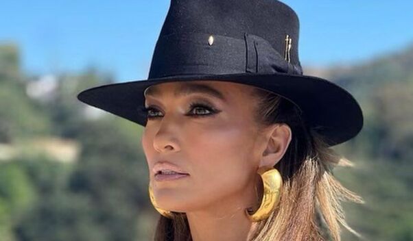 JLo modela un bikini a sus 54 años por su cumpleaños (Cortesía)